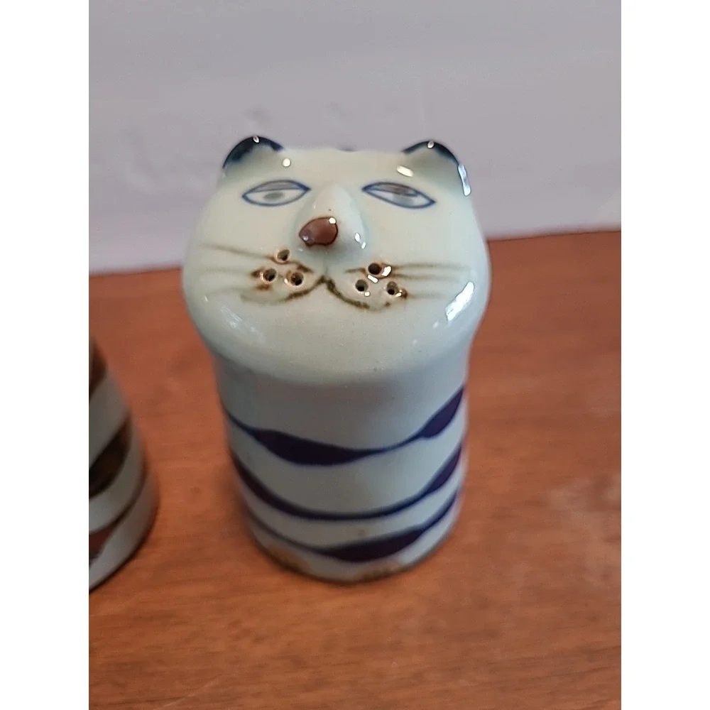 Vintage Takahashi Ceramic Cat Salt and Pepper Shakers‎ Made in Japan
